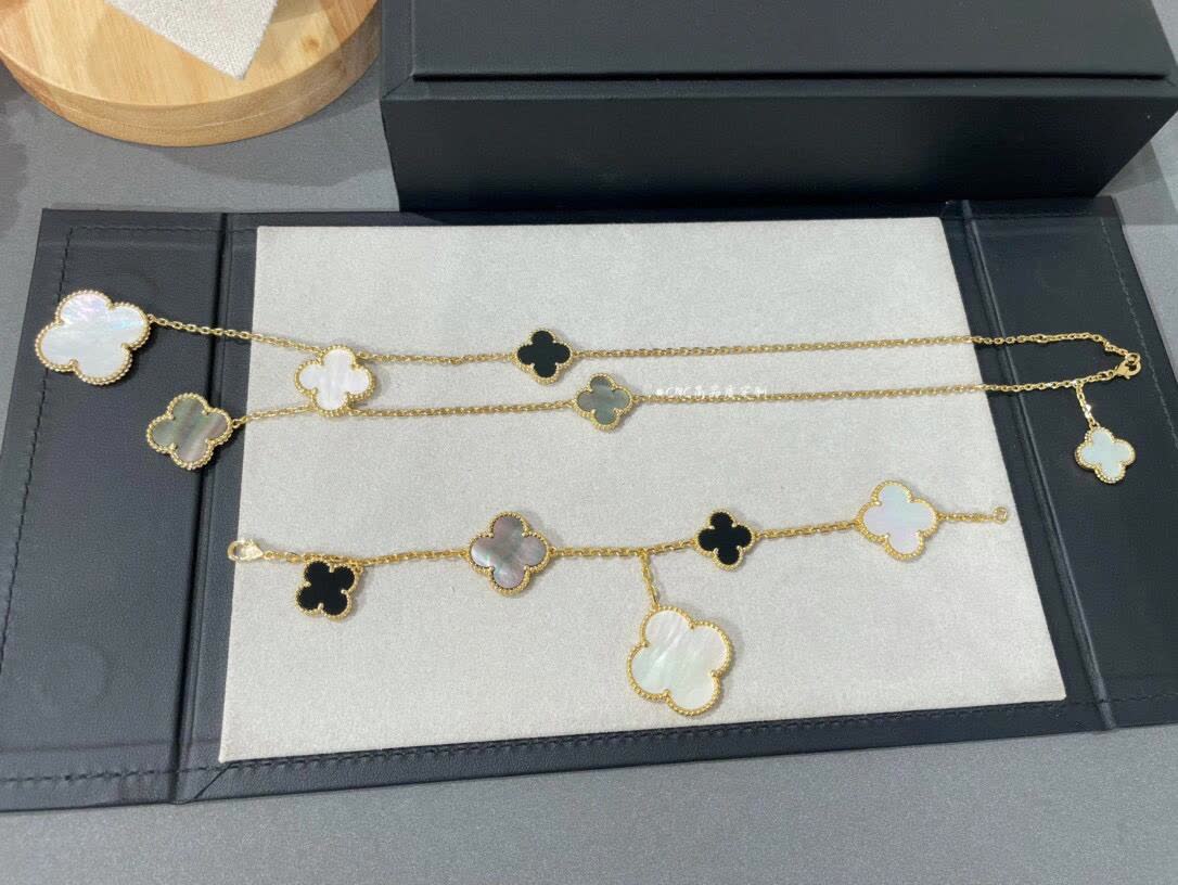 Van Cleef & Arpels Vintage Alhambra Gold Bracelet Van Cleef & Arpels Vintage Alhambra Gold Bracelet